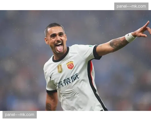 海港外援莱昂纳多膝盖手术恢复中，将错过赛季初多场比赛