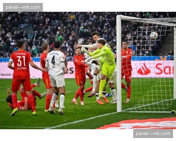 德甲与高校合作项目“未来经理人”启动，旨在培养足球管理人才。